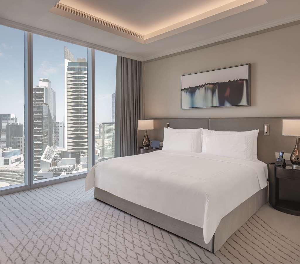 Address Dubai Mall Habitación foto A bedroom at the hotel